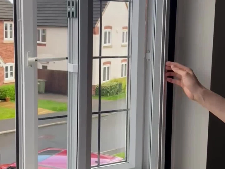 Ümitköy Menteşeli Sineklik Hayatınıza Konfor Katın