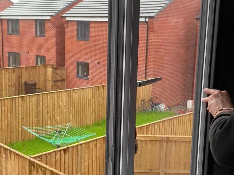 Ümitköy Menteşeli Sineklik Kaliteli Markalar Cebinize Dost Fiyatlarla